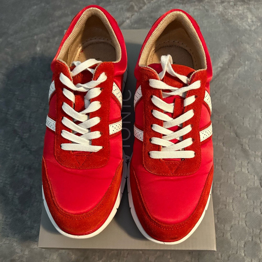 Vionic Sneaker